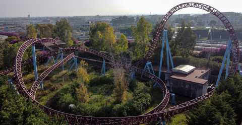 Molfetta, desolate montagne russe e tristi caroselli:  Miragica, il luna park abbandonato